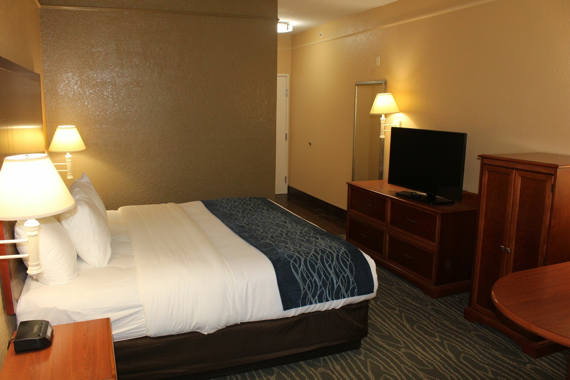 Comfort Inn & Suites Near Six Flags & Medical Center San Antonio Exterior foto